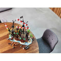 Lego Ideas Piraci z Zatoki Barakud 21322