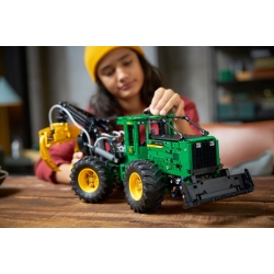 Lego Technic Ciągnik zrywkowy John Deere 948L-II 42157