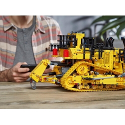 Lego Technic Sterowany przez aplikację buldożer Cat D11 42131